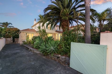 Photo of property in 19 Gilberd Place, Torbay, Auckland, 0630
