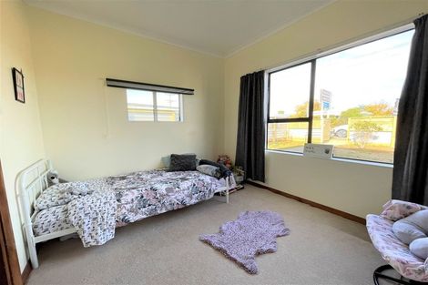 Photo of property in 33 Main Road, Owaka, 9535