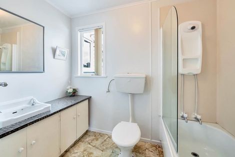 Photo of property in 141 Flanshaw Road, Te Atatu South, Auckland, 0610