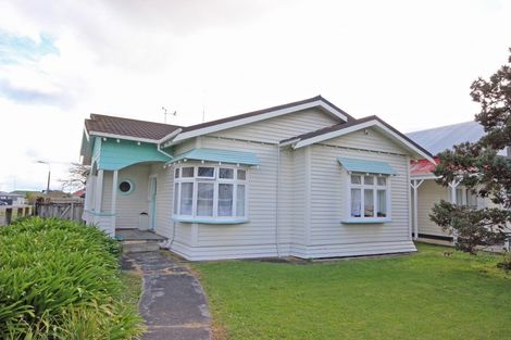 Photo of property in 10 Pirie Street, Palmerston North, 4410