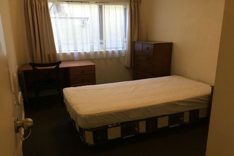 Photo of property in 8d Schnapper Rock Road, Schnapper Rock, Auckland, 0632