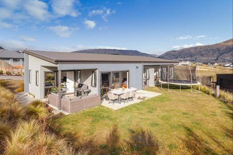 Photo of property in 2 Barclay Place, Wanaka, 9305