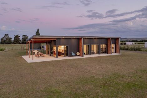 Photo of property in 100 Aorangi Road, Maraekakaho, Hastings, 4171