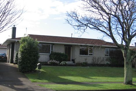 Photo of property in 14 Haast Place, Awapuni, Palmerston North, 4412