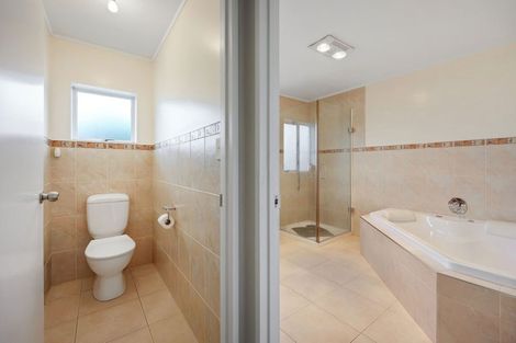 Photo of property in 1/242 Botany Road, Golflands, Auckland, 2013
