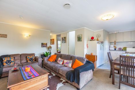 Photo of property in 4/109a Te Atatu Road, Te Atatu South, Auckland, 0610