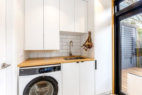 Photo of property in 104 Britomart Street, Berhampore, Wellington, 6023