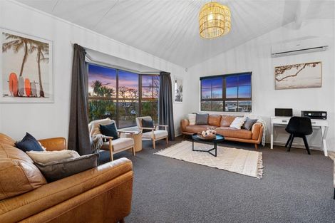 Photo of property in 8 Taurus Place, Kawaha Point, Rotorua, 3010