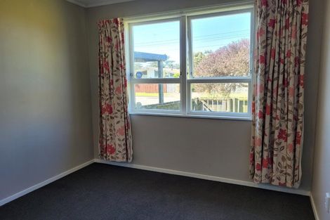 Photo of property in 1 Hardie Grove, Featherston, 5710