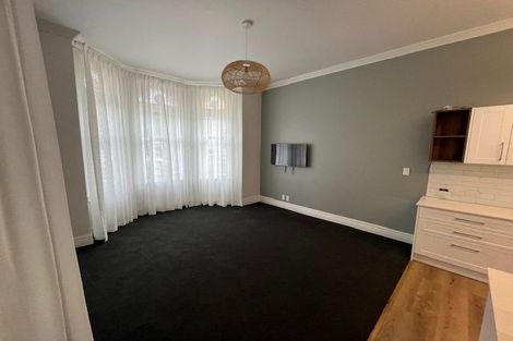 Photo of property in 18 Portland Crescent, Thorndon, Wellington, 6011