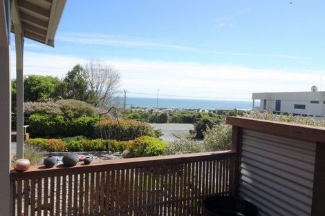 Photo of property in 2 Stanton Crescent, Karoro, Greymouth, 7805