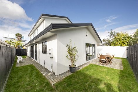 Photo of property in 17 Fort Richard Road, Otahuhu, Auckland, 1062