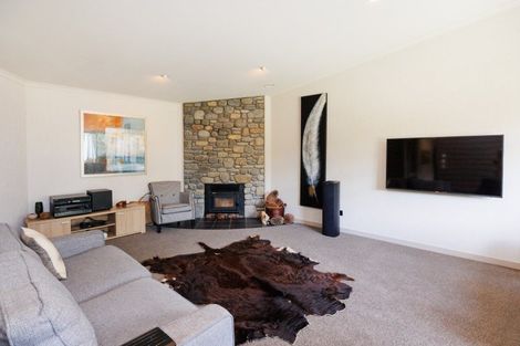 Photo of property in 291 Napier Road, Kelvin Grove, Palmerston North, 4470