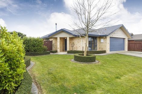 Photo of property in 25 Boston Parade, Kelvin Grove, Palmerston North, 4414