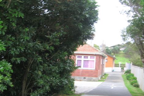 Photo of property in 37 Collins Avenue, Tawa, Wellington, 5028