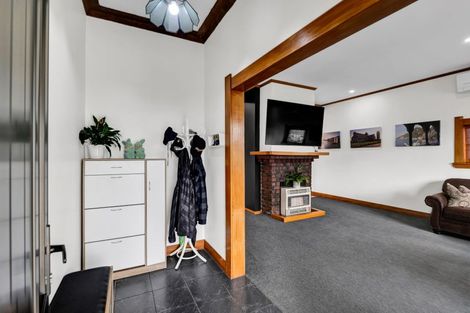 Photo of property in 16 Dixon Avenue, Hawera, 4610