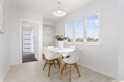 Photo of property in 4a Tiroroa Avenue, Te Atatu South, Auckland, 0610