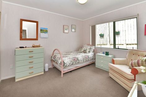 Photo of property in 4b Greta Place, Stanmore Bay, Whangaparaoa, 0932