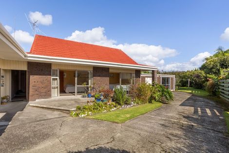 Photo of property in 27 Robinson Road, Whitianga, 3510