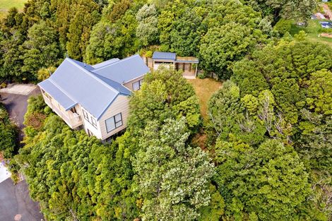 Photo of property in 4 Bushland Grove, Paparangi, Wellington, 6037