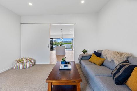 Photo of property in 1156a South Road, Oakura, 4314