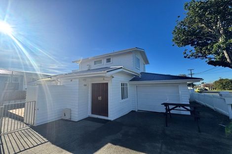 Photo of property in 4a Rewiti Avenue, Takapuna, Auckland, 0622
