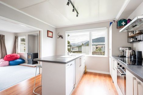 Photo of property in 121 Fairfax Street, Murchison, 7007