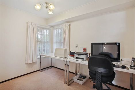 Photo of property in 5 Essington Place, Half Moon Bay, Auckland, 2012