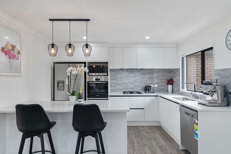 Photo of property in 10 Ancroft Street, Papakura, 2110