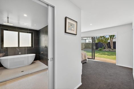 Photo of property in 11a Weston Road, St Albans, Christchurch, 8052