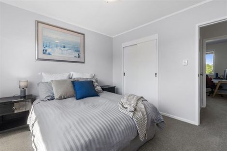 Photo of property in 1/3 Bronwyn Place, Torbay, Auckland, 0630