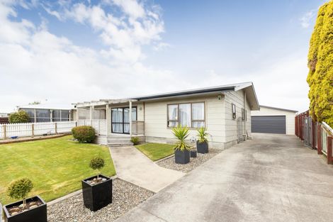 Photo of property in 64 Herbert Avenue, Cloverlea, Palmerston North, 4412