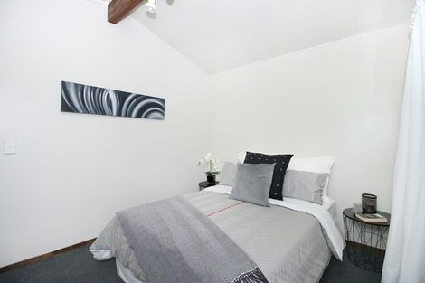 Photo of property in 3 Acacia Street, Kelvin Grove, Palmerston North, 4414