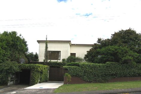 Photo of property in 42 Sylvan Avenue, Northcote, Auckland, 0627