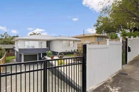 Photo of property in 5 Maui Pomare Street, Blockhouse Bay, Auckland, 0600