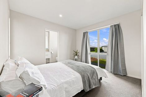 Photo of property in 8 Caulfield Avenue, Halswell, Christchurch, 8025