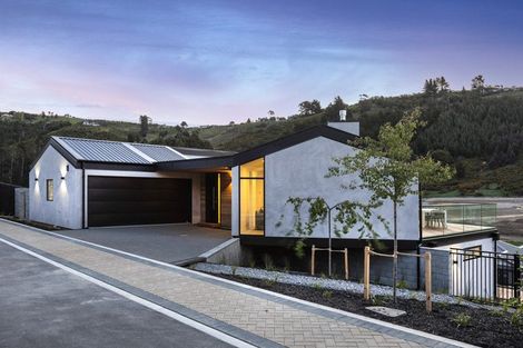 Photo of property in 8 Flowers Lane, Cracroft, Christchurch, 8022