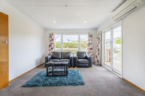 Photo of property in 73 Driver Crescent, Cannons Creek, Porirua, 5024