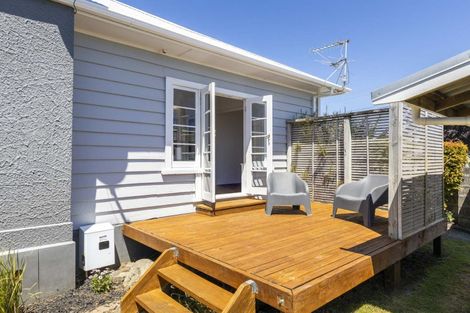 Photo of property in 40 Tukapa Street, Westown, New Plymouth, 4310