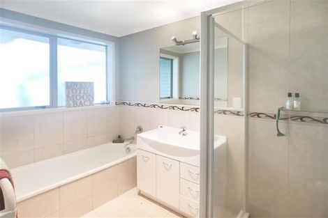 Photo of property in 8 Careen Grove, Gulf Harbour, Whangaparaoa, 0930