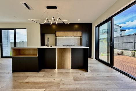 Photo of property in 138 Vintry Drive, Kumeu, 0810