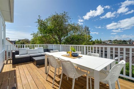 Photo of property in 2/5 Elderwood Lane, Belmont, Auckland, 0622