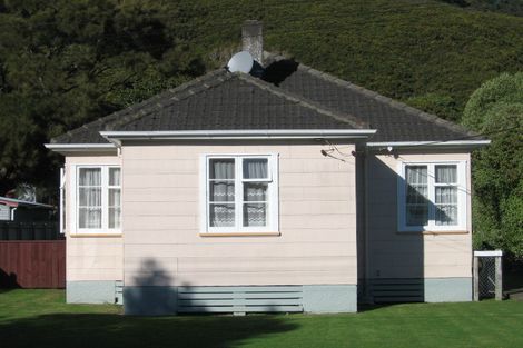 Photo of property in 48 Petherick Street, Taita, Lower Hutt, 5011