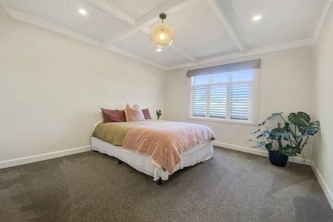 Photo of property in 81 Endeavour Street, Lyall Bay, Wellington, 6022