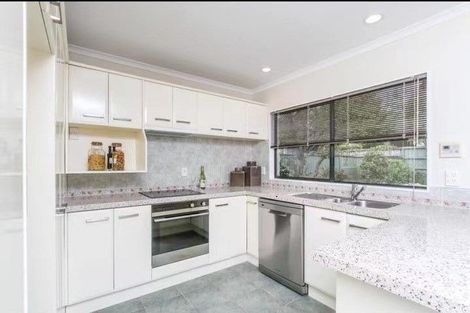 Photo of property in 16 Middlefield Drive, East Tamaki Heights, Auckland, 2016