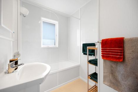 Photo of property in 15 Sheridan Street, Silverdale, Hamilton, 3216