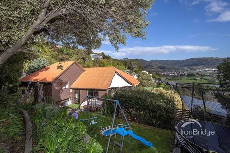 Photo of property in 10 Osmond Lane, Mount Pleasant, Christchurch, 8081