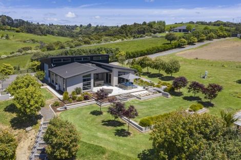 Photo of property in 701 Whitford Road, Whitford, Howick, 2571