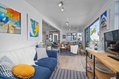 Photo of property in 31 Whitby Avenue, Whitianga, 3510