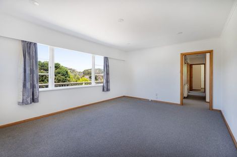 Photo of property in 8 Spenmoor Street, Newlands, Wellington, 6037